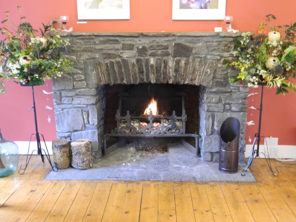 The Bridge Of Lochay Hotel Killin Bagian luar foto